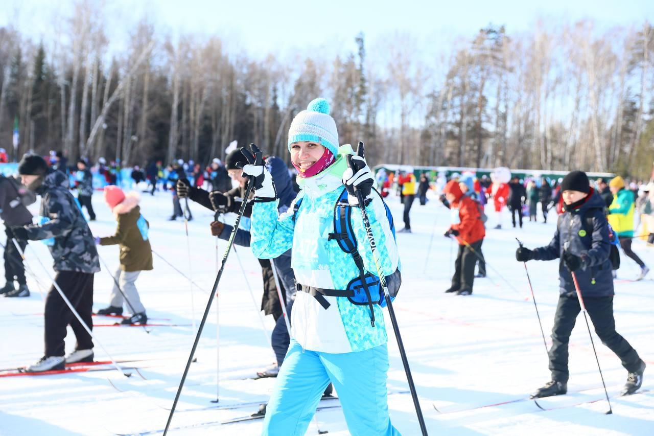 Фото В Новосибирске прошла «Лыжня России-2026»: яркие и эмоциональные кадры спортивного праздника 22 - Сиб.ФМ Фото В Новосибирске прошла «Лыжня России-2026»: яркие и эмоциональные кадры спортивного праздника 22