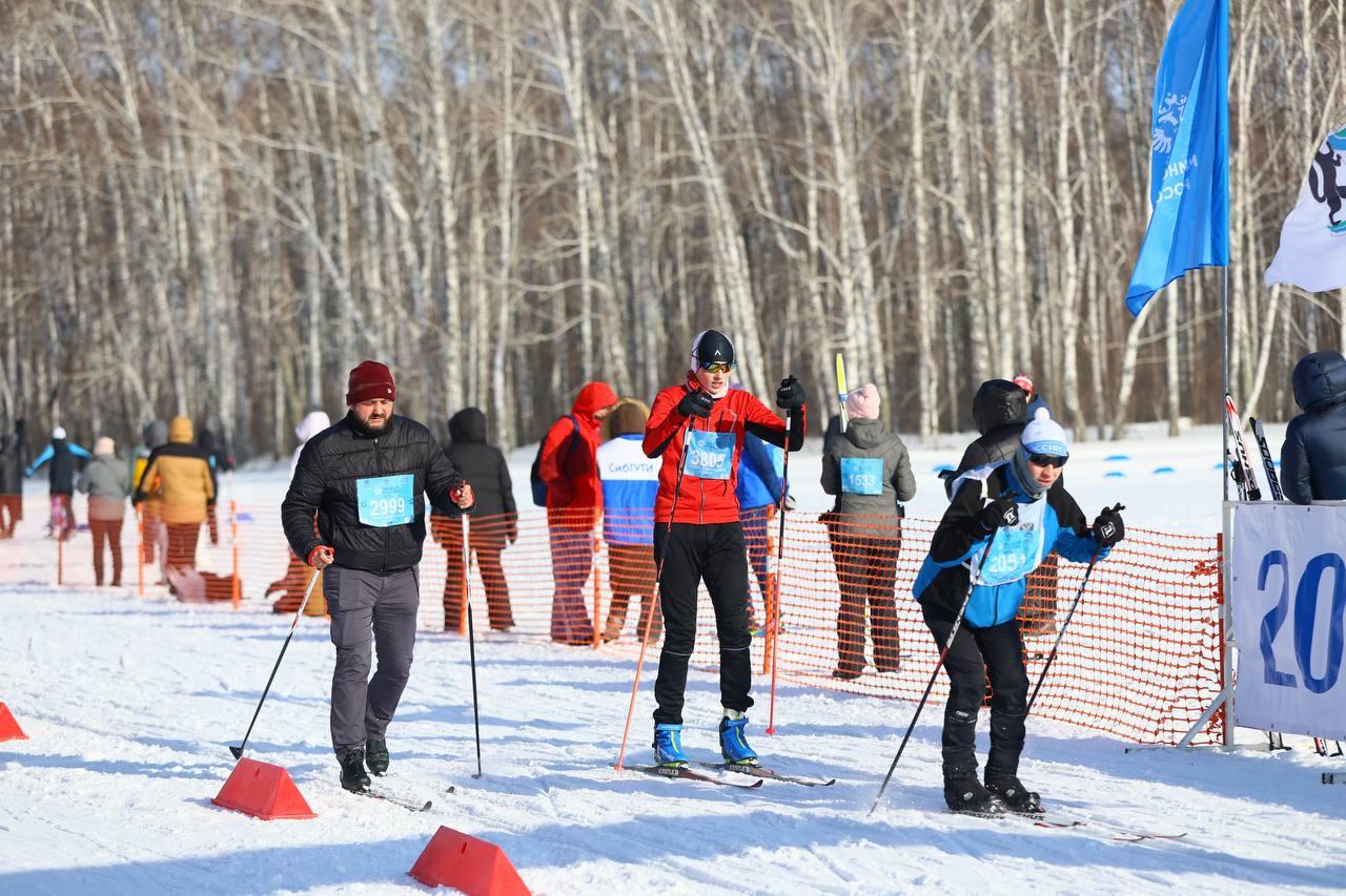 Фото В Новосибирске прошла «Лыжня России-2026»: яркие и эмоциональные кадры спортивного праздника 27 - Сиб.ФМ Фото В Новосибирске прошла «Лыжня России-2026»: яркие и эмоциональные кадры спортивного праздника 27