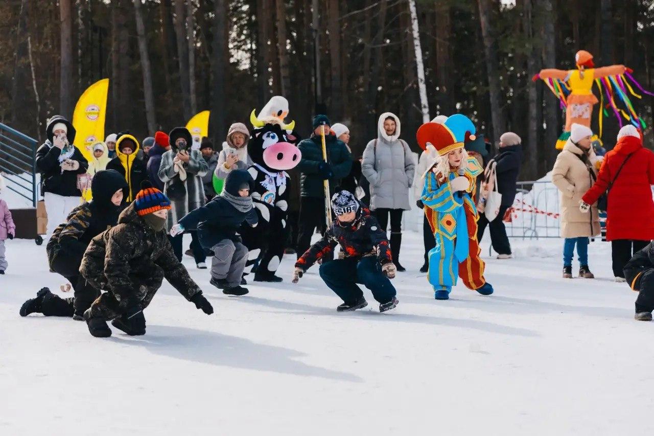 Фото «Широкая Масленица» в Заельцовском парке: прогнали зиму весело 7 - Сиб.ФМ Фото «Широкая Масленица» в Заельцовском парке: прогнали зиму весело 7