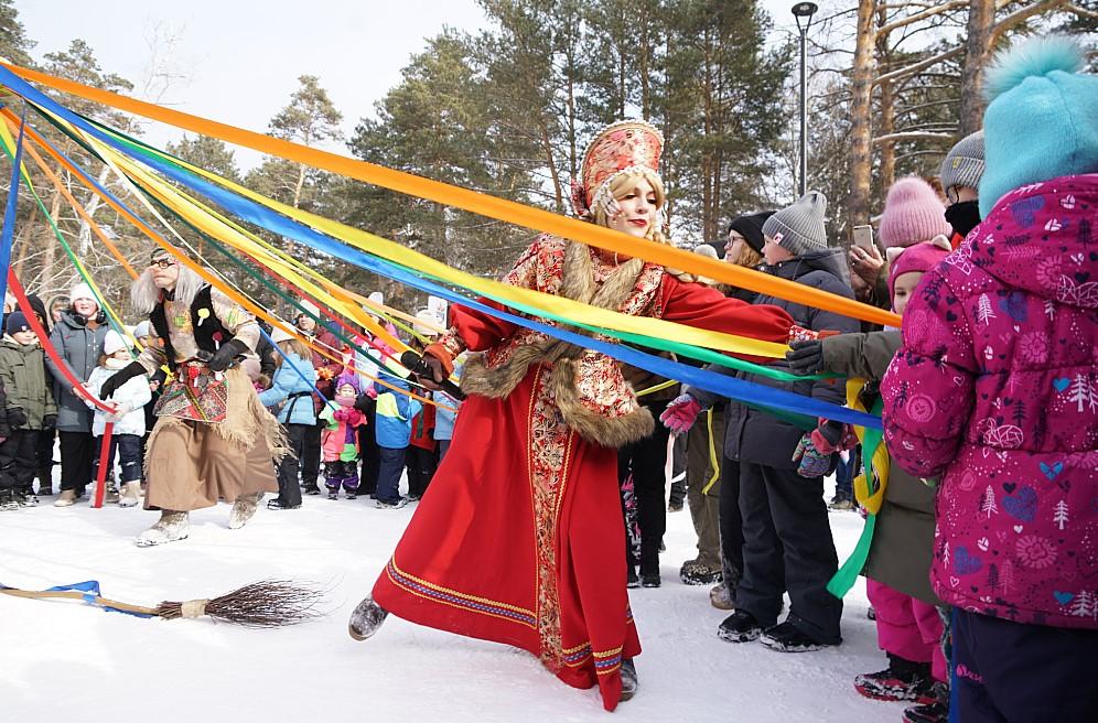 Фото «Широкая Масленица» в Заельцовском парке: гуляния, конкурсы и подарки 2