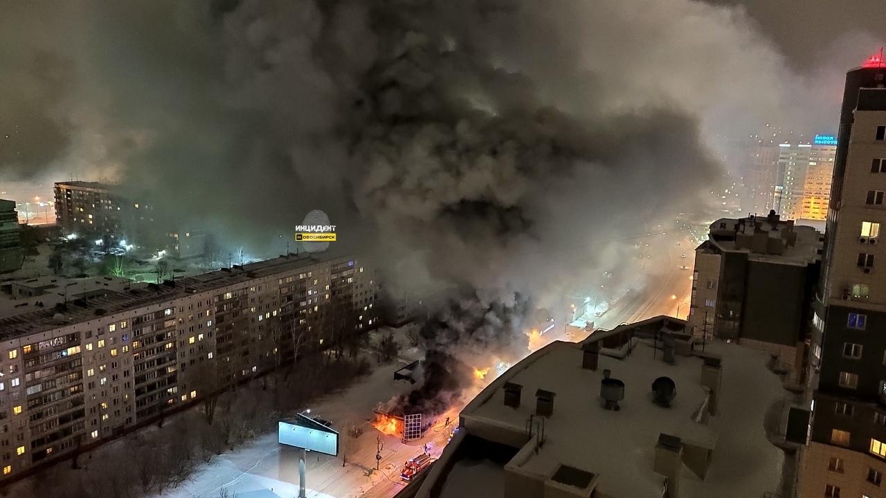 Дым крематория. Пожар в Новосибирске. Пожар в офисе. Что горит в Новосибирске сейчас. Новосибирск задымление.