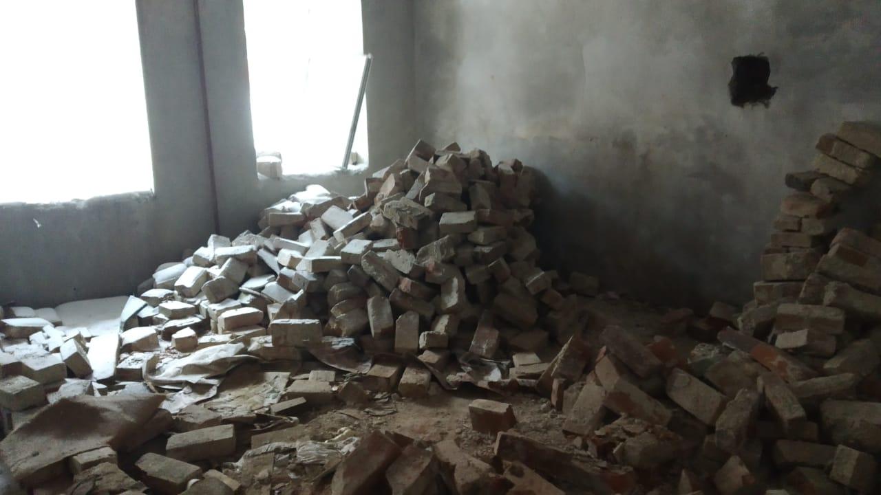 Фото В Томске неизвестные вандалы планомерно разрушают «дом с кикиморой» 3