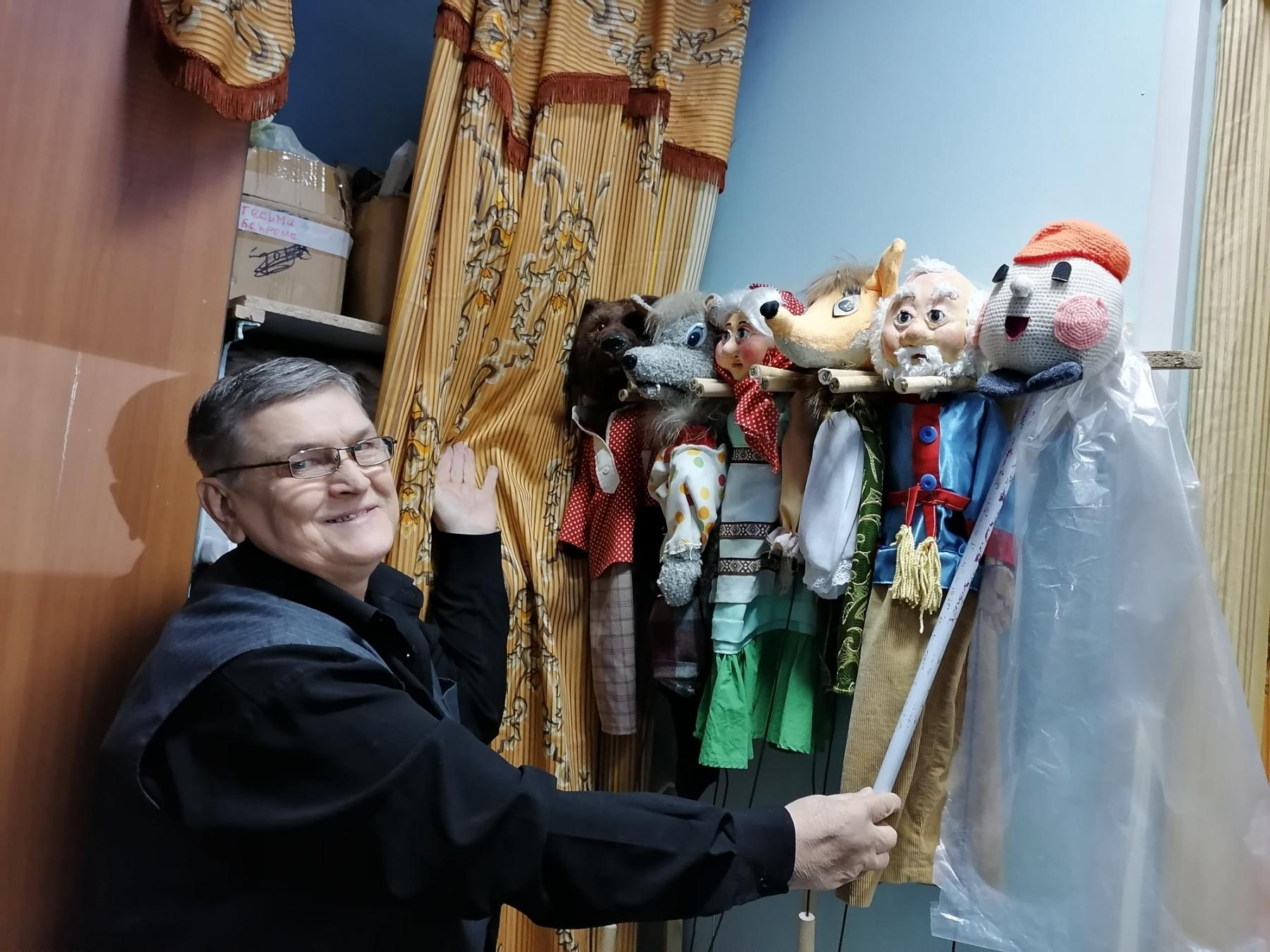 Фото Повелитель  бабы Яги и укротитель чёрной Вороны: мастер-кукольник под Новосибирском создаёт игрушки для театра инвалидов 2
