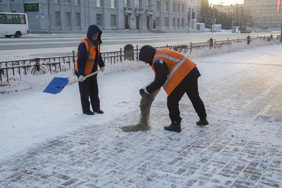 Фото Новосибирск опустел: 10 фото с безлюдных улиц города после Нового года 6