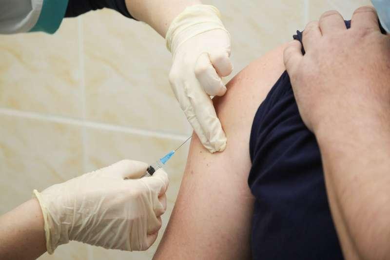 Фото «Звонили каждый день»: настойчивые пенсионеры первыми получили прививку от коронавируса в Мошково 6