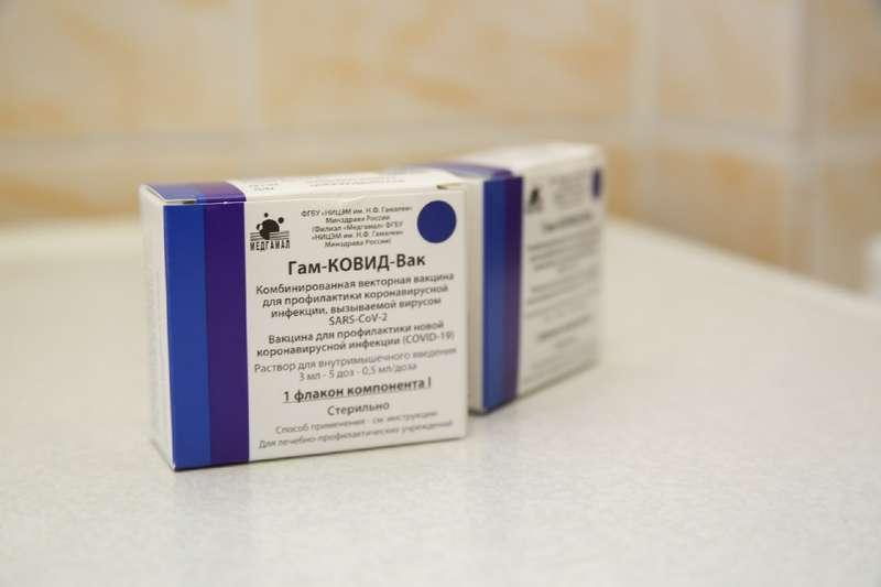 Фото «Звонили каждый день»: настойчивые пенсионеры первыми получили прививку от коронавируса в Мошково 3