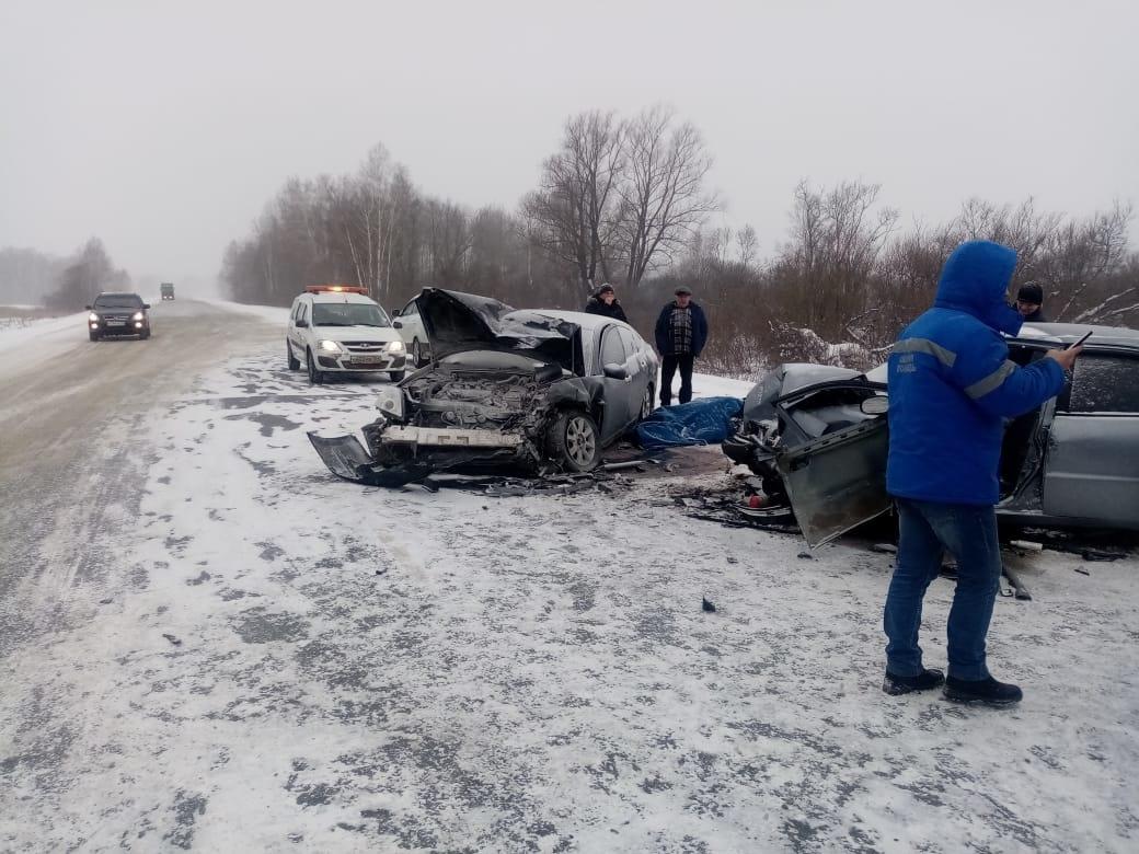 Фото Водитель получил перелом таза: стали известны подробности серьёзной аварии под Новосибирском 2