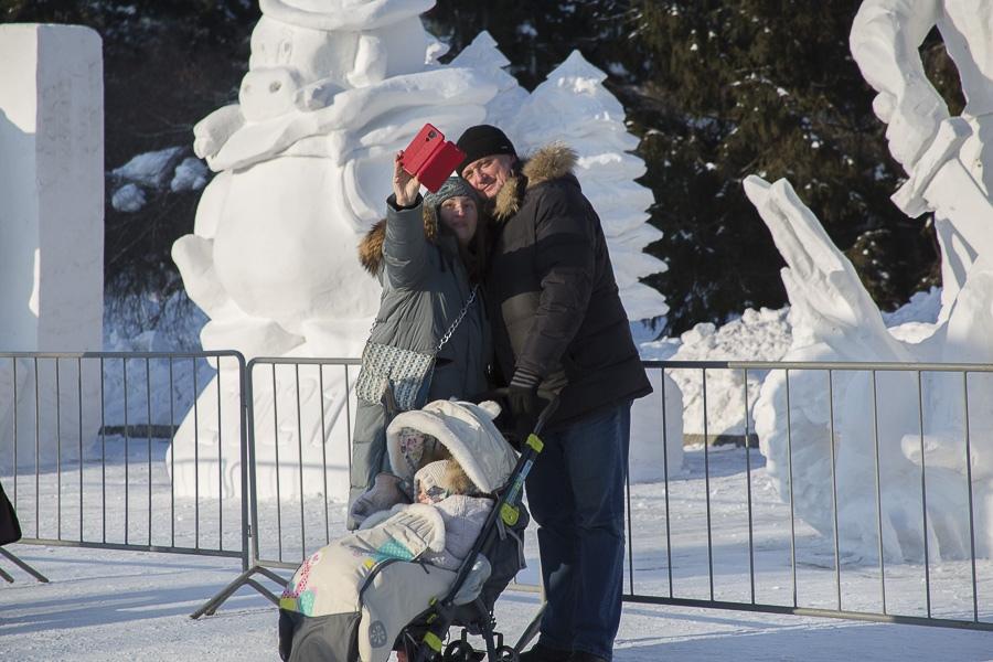 Фото Белые великаны: в Новосибирске назвали победителя фестиваля снежных скульптур 13
