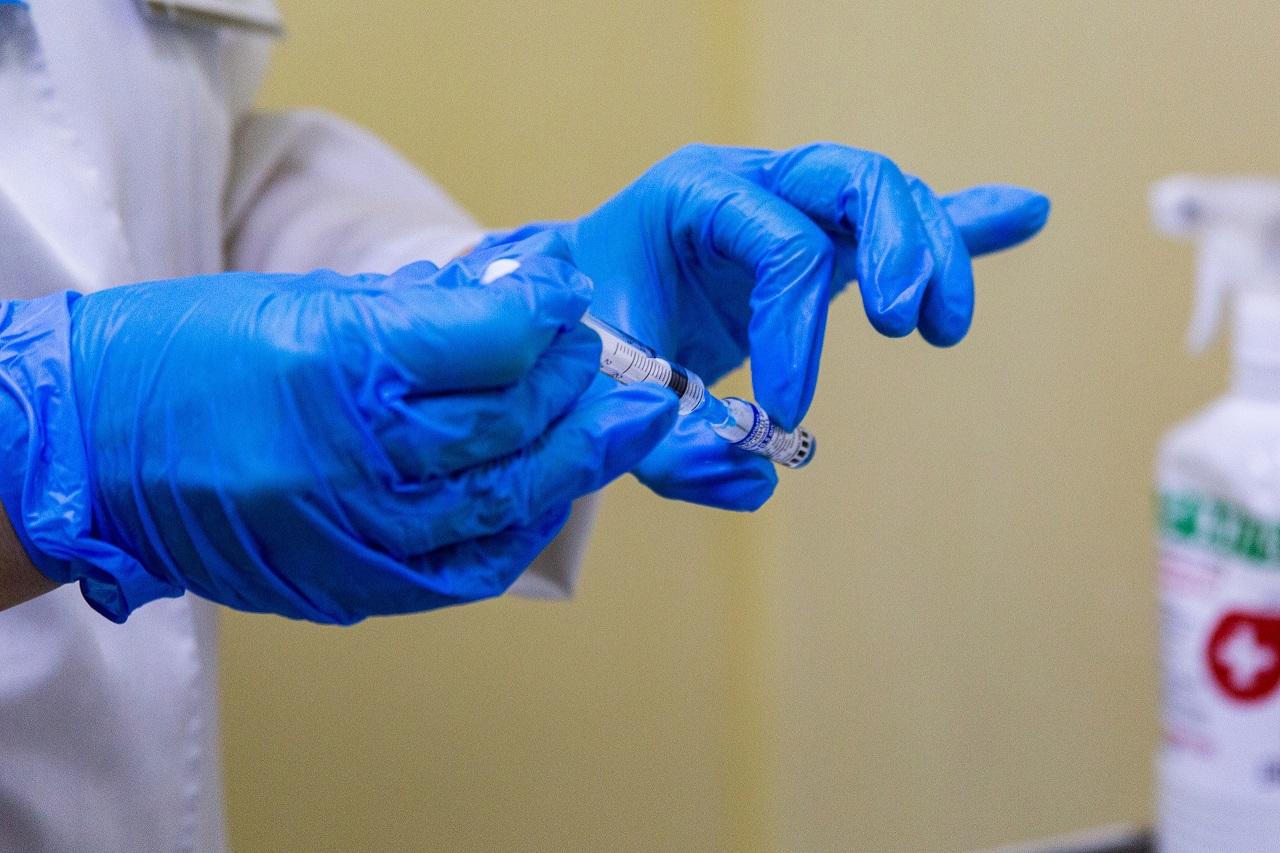 Фото Вакцинация школьников в 2022 году: кому противопоказана прививка «Спутник М» – как получить медотвод на ребёнка 3