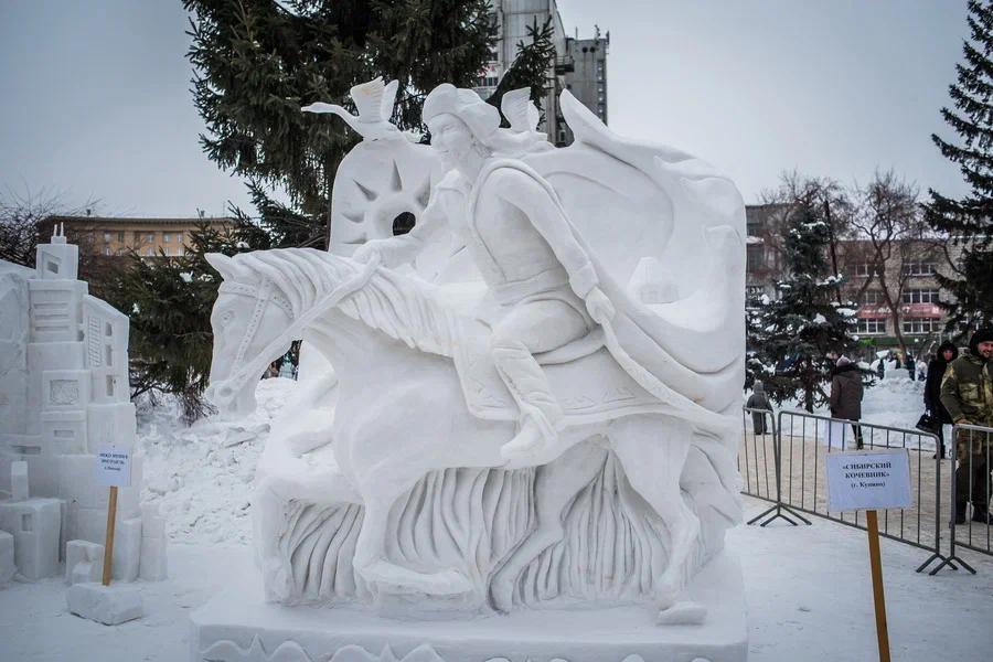 Фото «Духи Сибири» признаны лучшей работой фестиваля снежных скульптур в Новосибирске 4