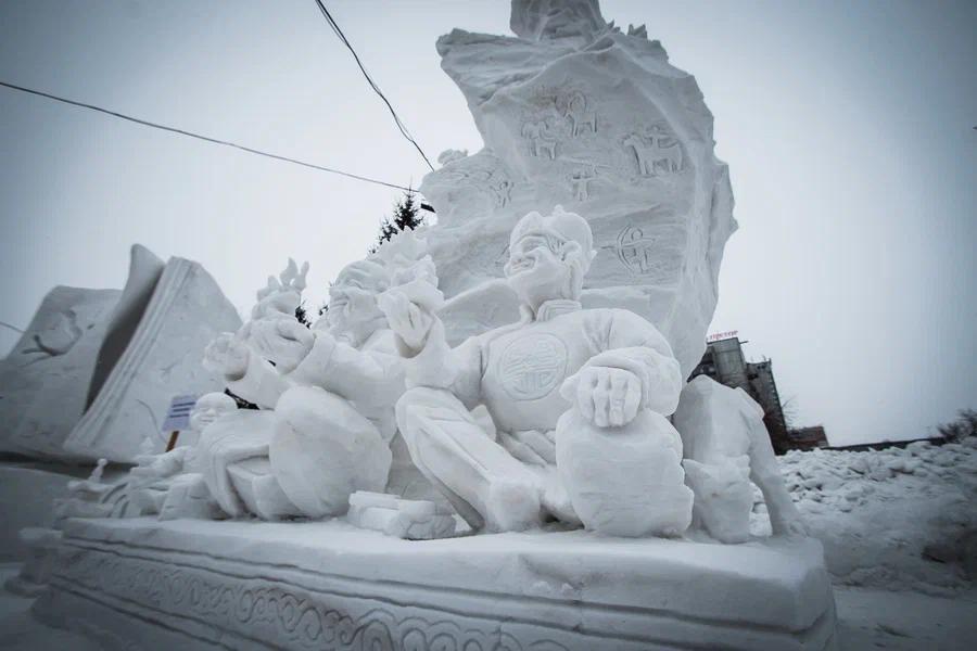 Фото «Духи Сибири» признаны лучшей работой фестиваля снежных скульптур в Новосибирске 8