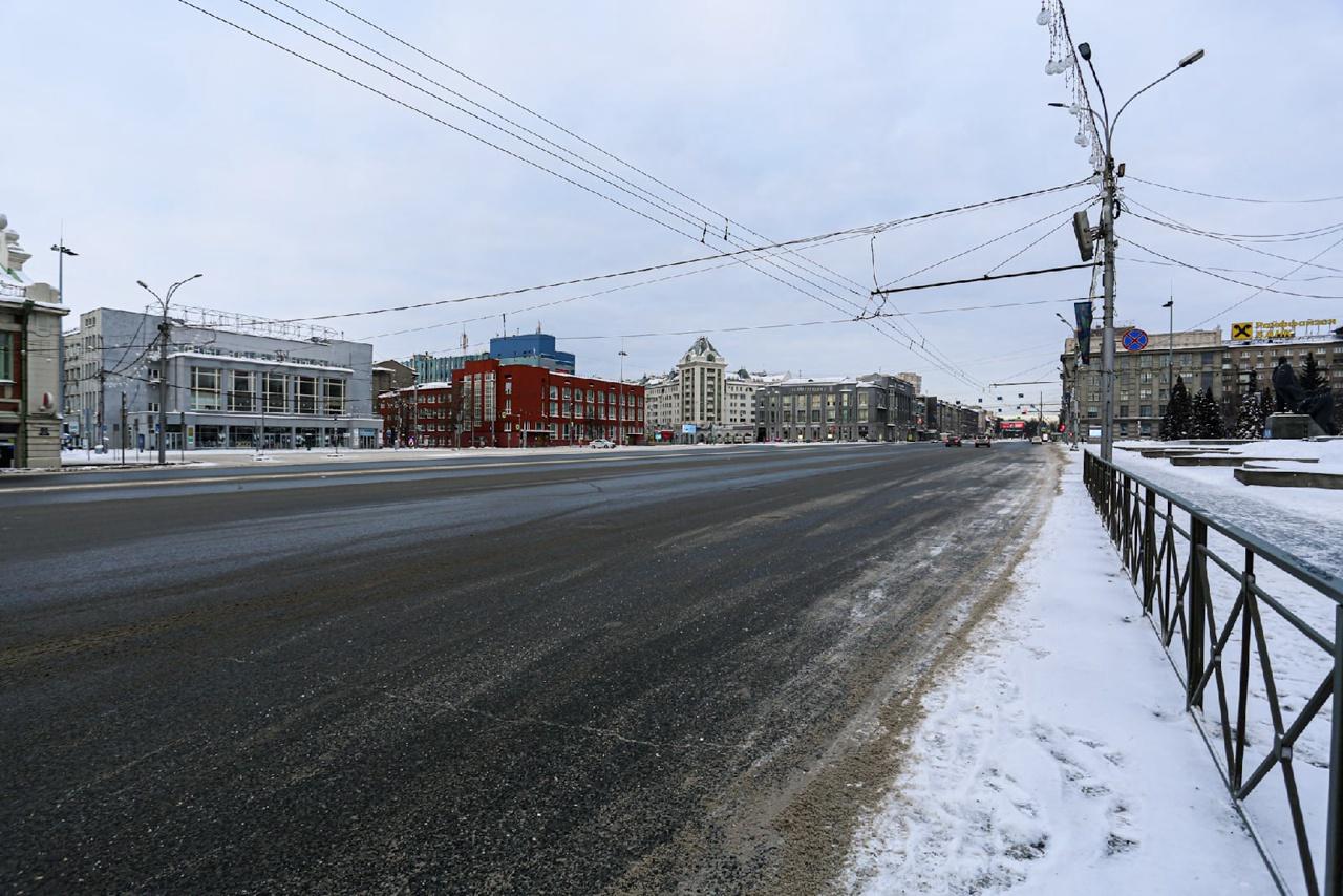 Фото Ни машин, ни людей: 10 фото опустевшего Новосибирска утром 1 января 3