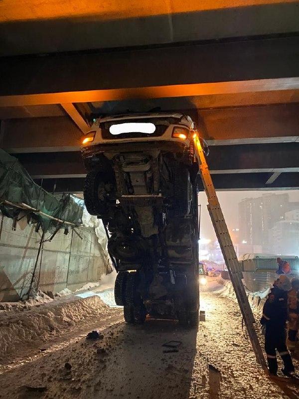 Фото В Новосибирске 40-летний водитель грузовика погиб под мостом 2