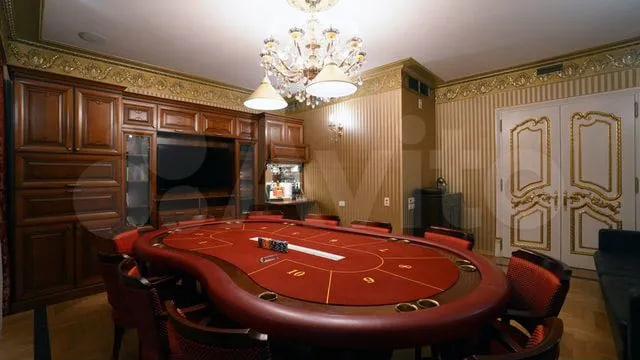 Фото В Новосибирске выставили на продажу 7-комнатную квартиру с казино за 70 млн 2