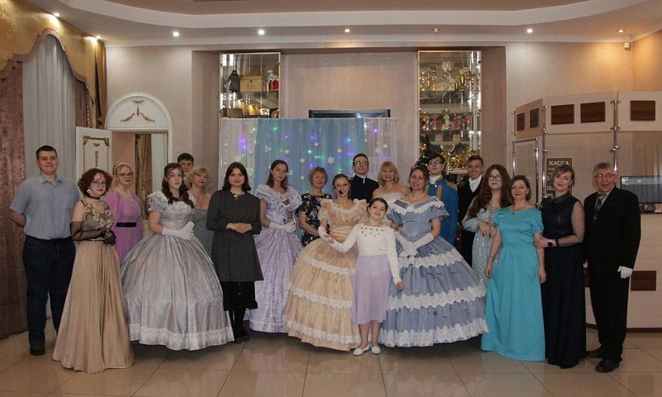 Фото Рождественский бал провели в купеческом доме в Куйбышеве 3