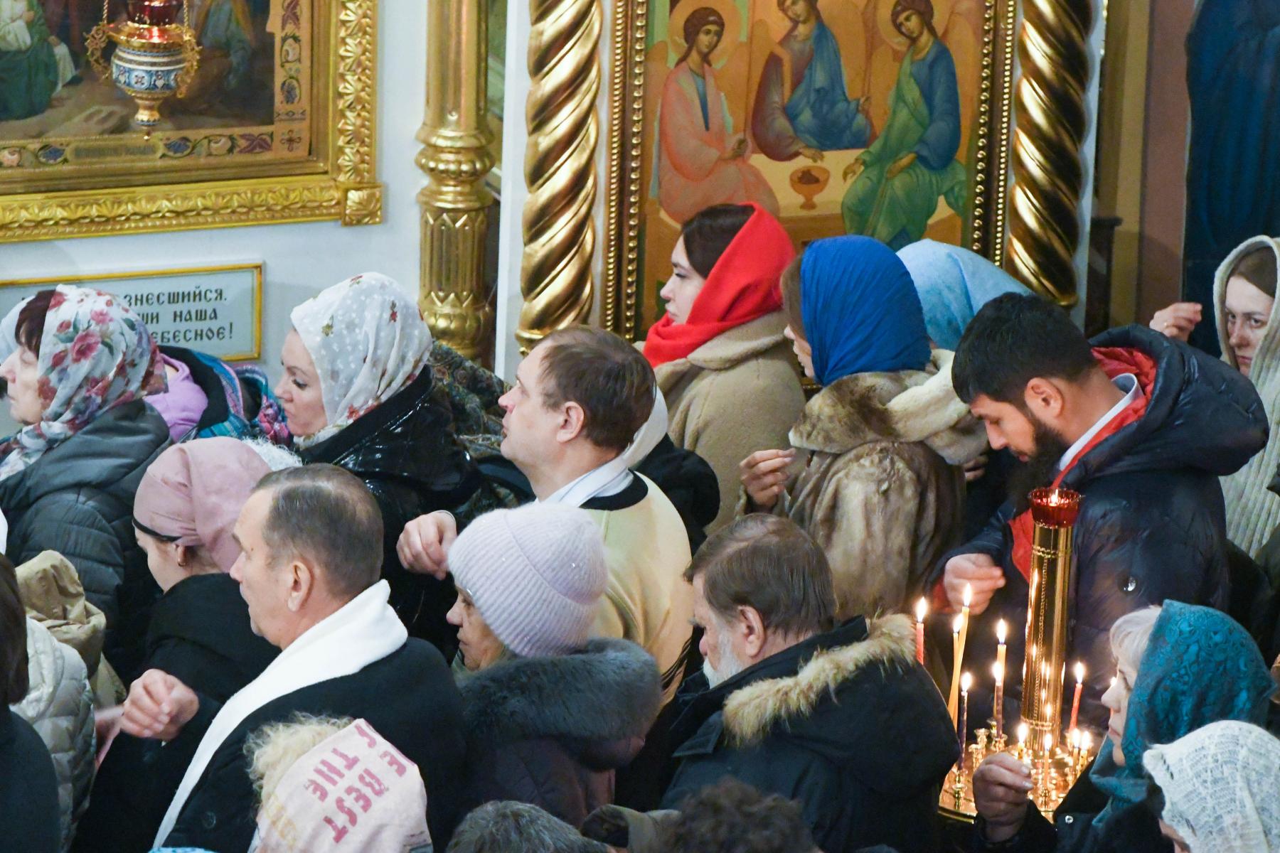 Фото Как в Новосибирске отметили Рождество: фото из Вознесенского собора 7