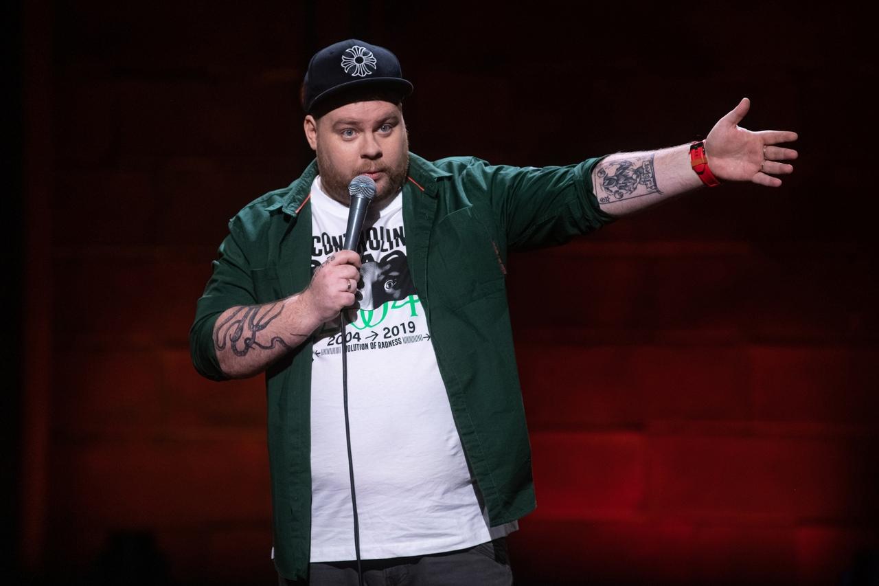 Фото Популярный комик из StandUp-шоу Андрей Атлас выступит в Новосибирске с концертом «Две спальни» 2 - Сиб.ФМ Фото Популярный комик из StandUp-шоу Андрей Атлас выступит в Новосибирске с концертом «Две спальни» 2