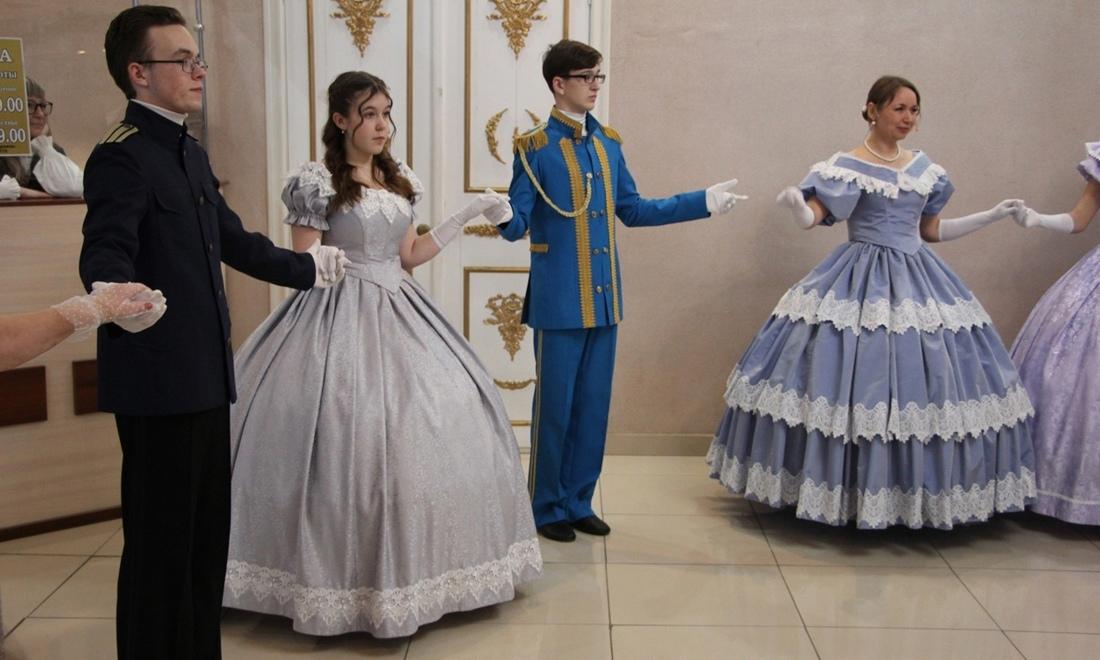 Фото Рождественский бал провели в купеческом доме в Куйбышеве 2