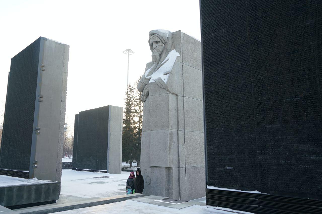 Фото Сквер Славы реконструирован — фотографии новосибирцев в обновлённом зимнем парке 14