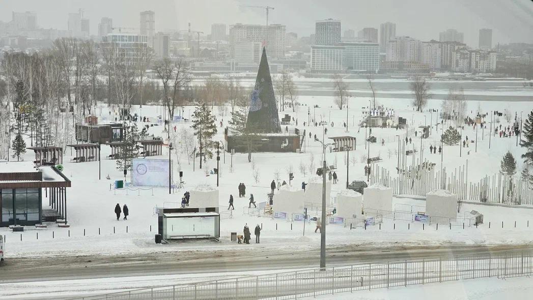 Фото В Новосибирске стартовал 25-й международный фестиваль снежной скульптуры. Фоторепортаж 15