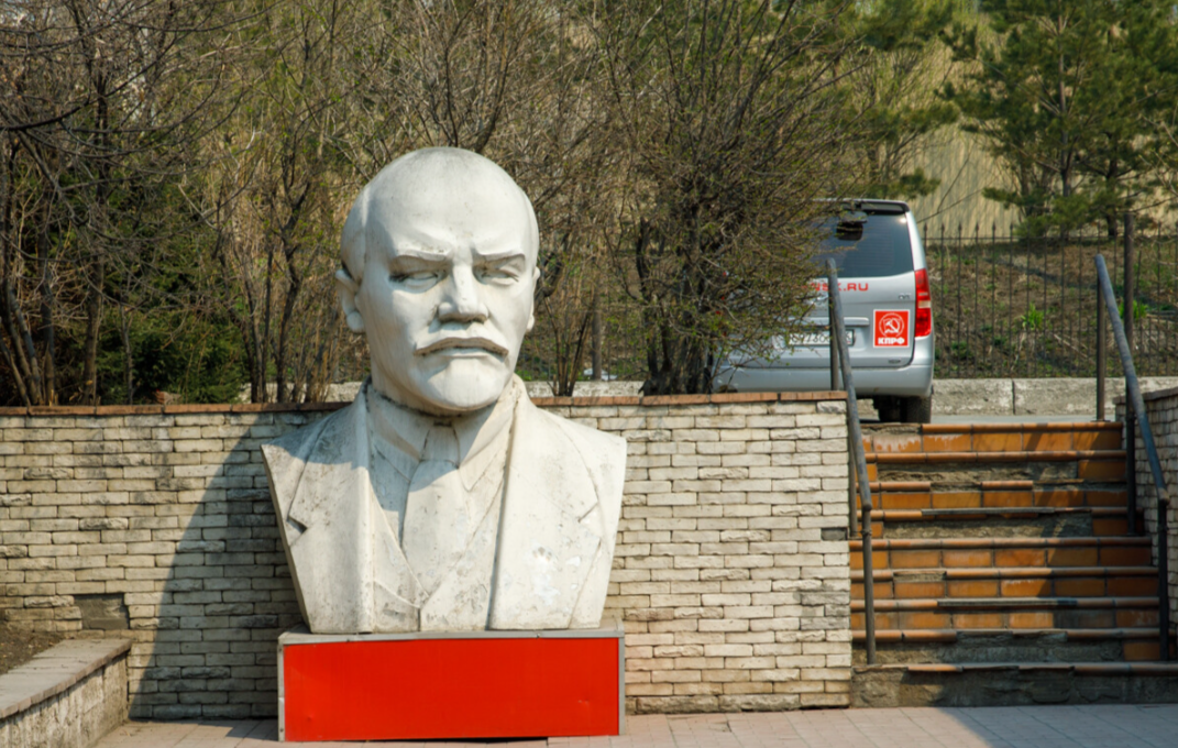 Фото Ленин умер 101 год назад 21 января. В Новосибирске опубликованы кадры памятников вождю пролетариата 7