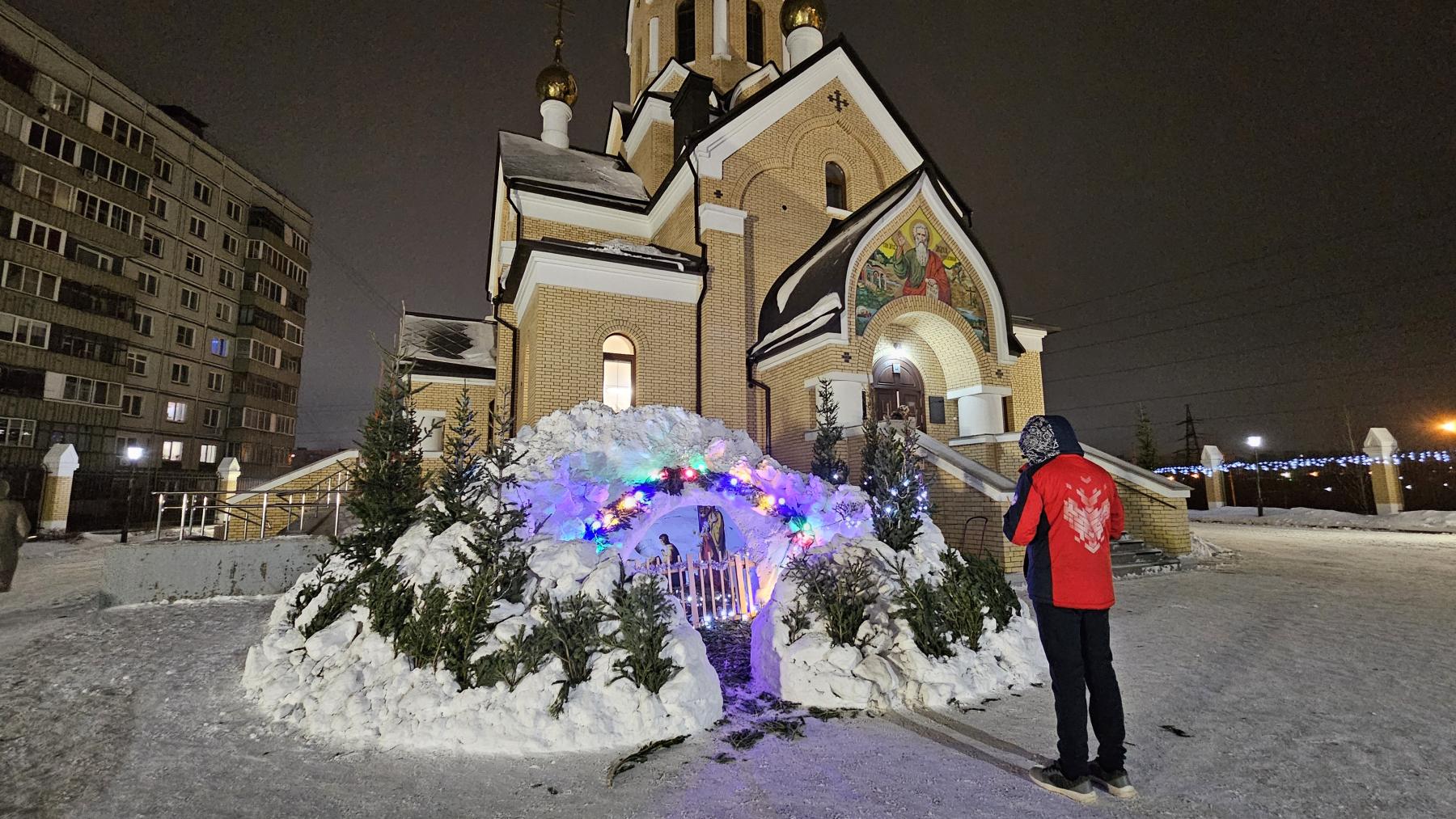 Фото В Новосибирске опубликованы кадры Рождественской службы в храмах 15