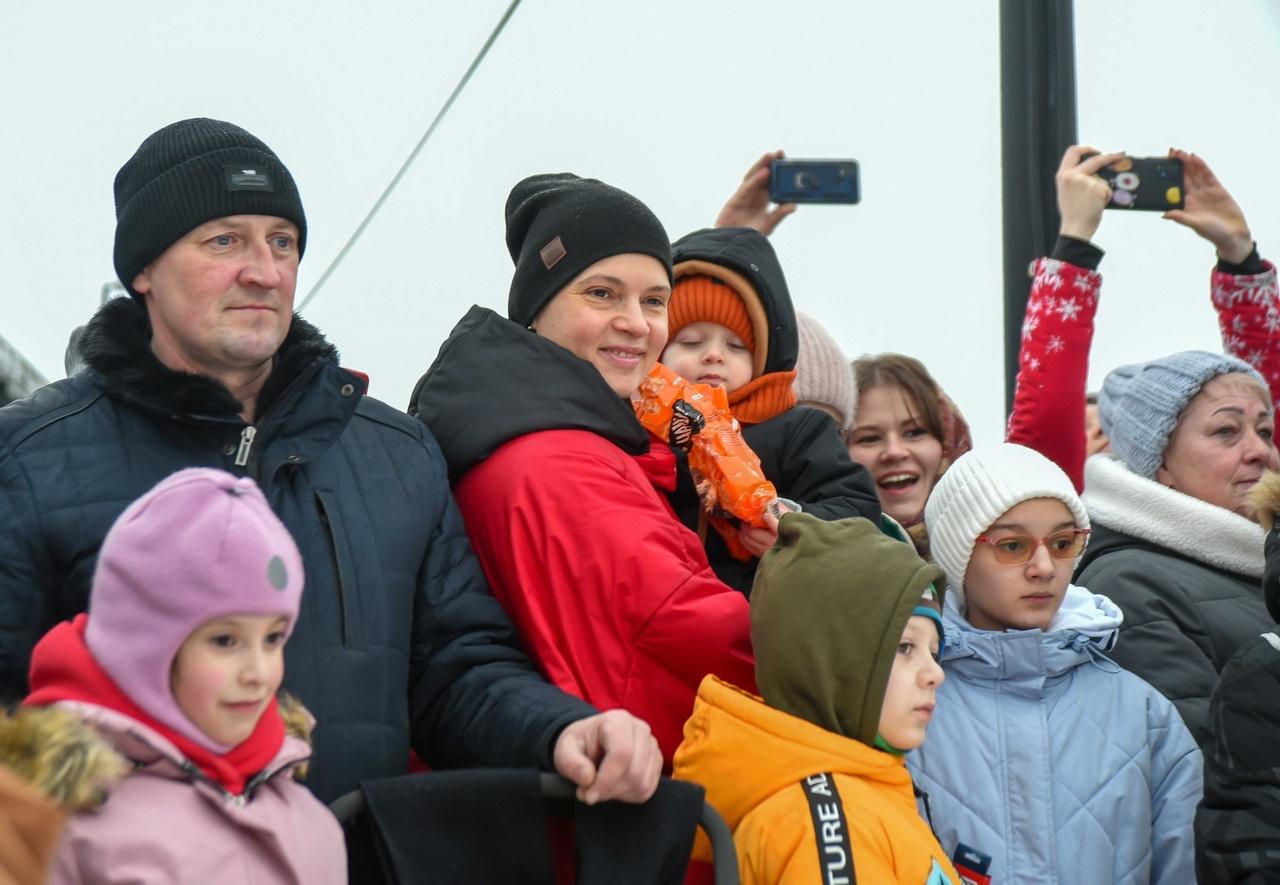 Фото В Новосибирске с размахом отметили день рождения Снежной бабы. Фоторепортаж 24