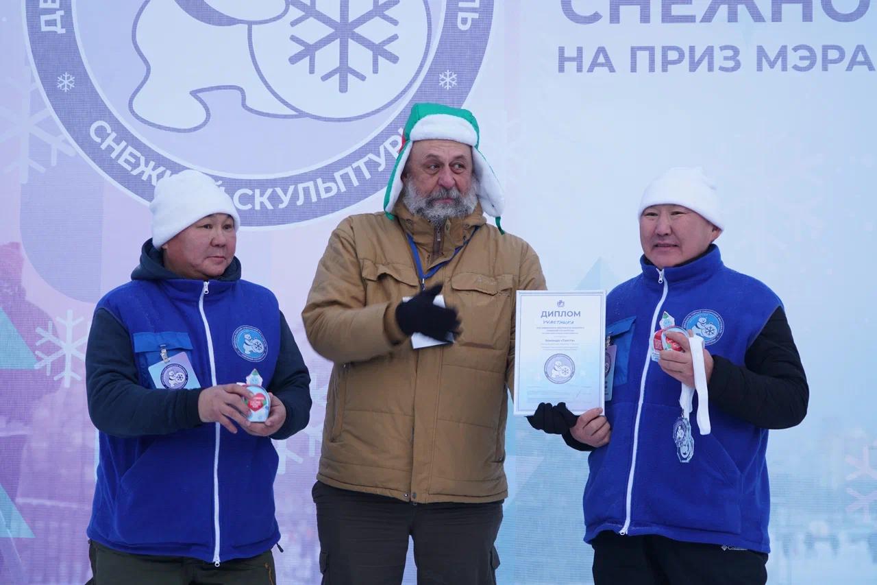 Фото В Новосибирске провели «Фестиваль снежных баб». ФОТОРЕПОРТАЖ 32