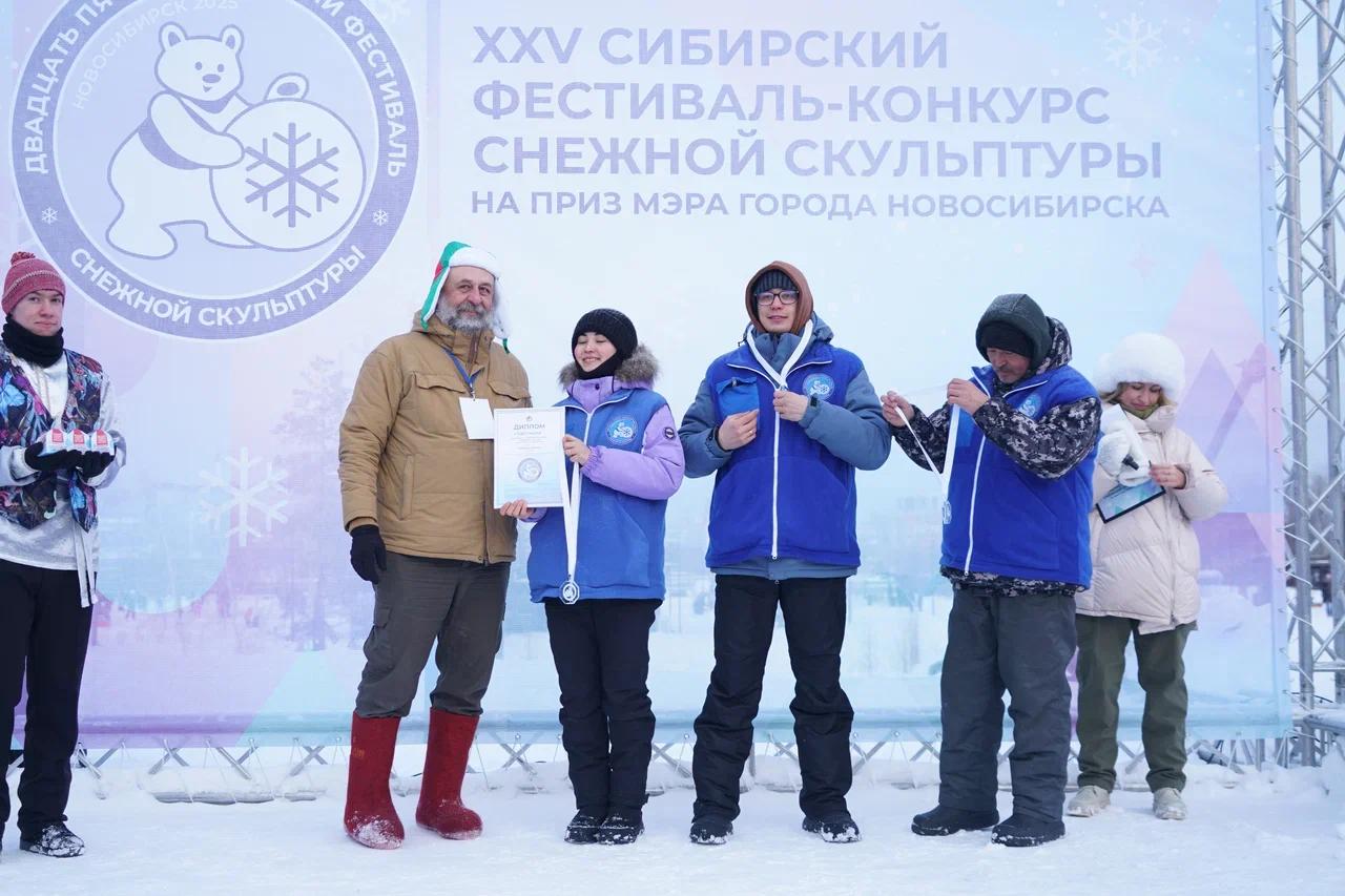 Фото В Новосибирске провели «Фестиваль снежных баб». ФОТОРЕПОРТАЖ 33