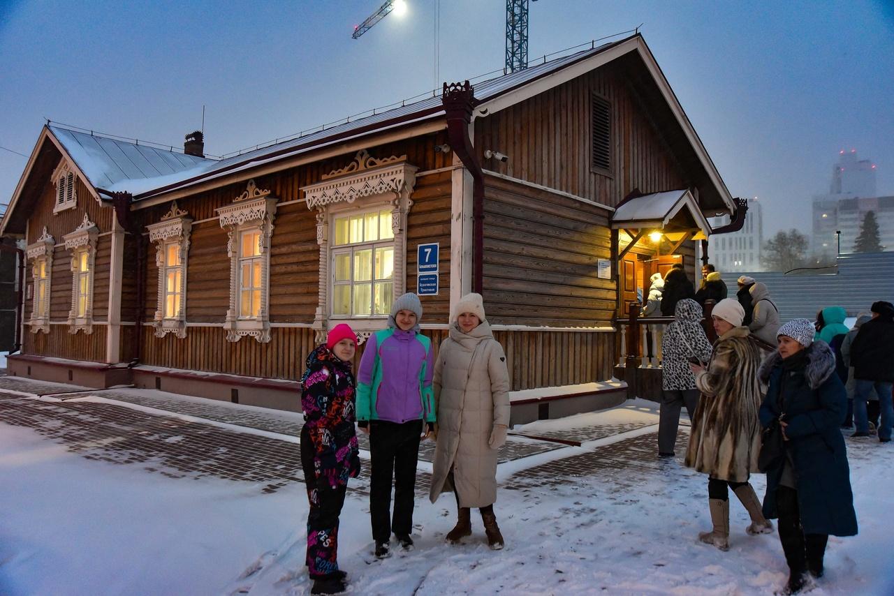 Фото В Новосибирске состоялся «Первый новогодний маршрут». Фоторепортаж 15