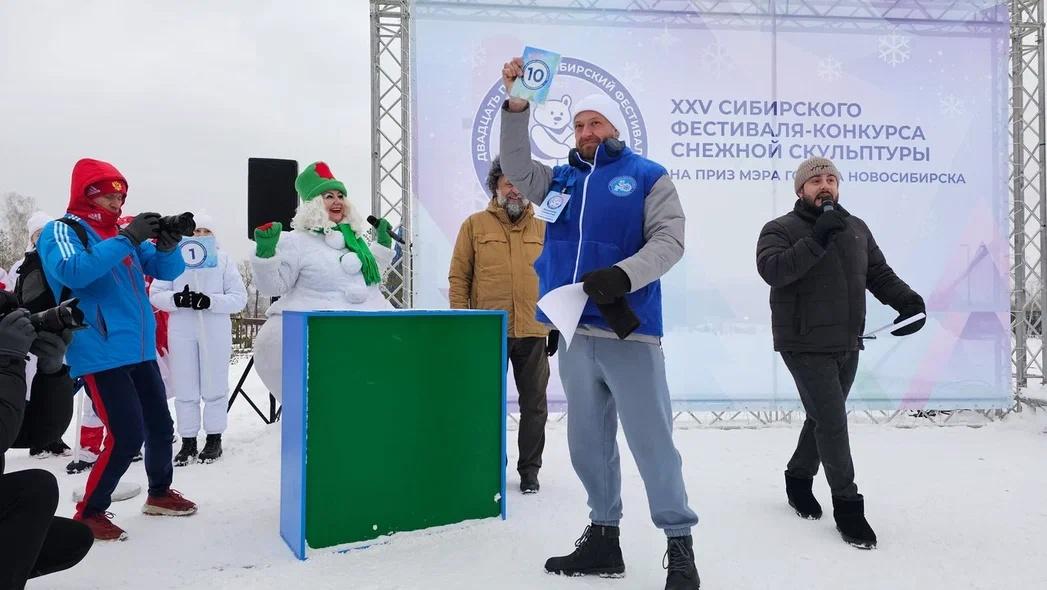 Фото В Новосибирске стартовал 25-й международный фестиваль снежной скульптуры. Фоторепортаж 4