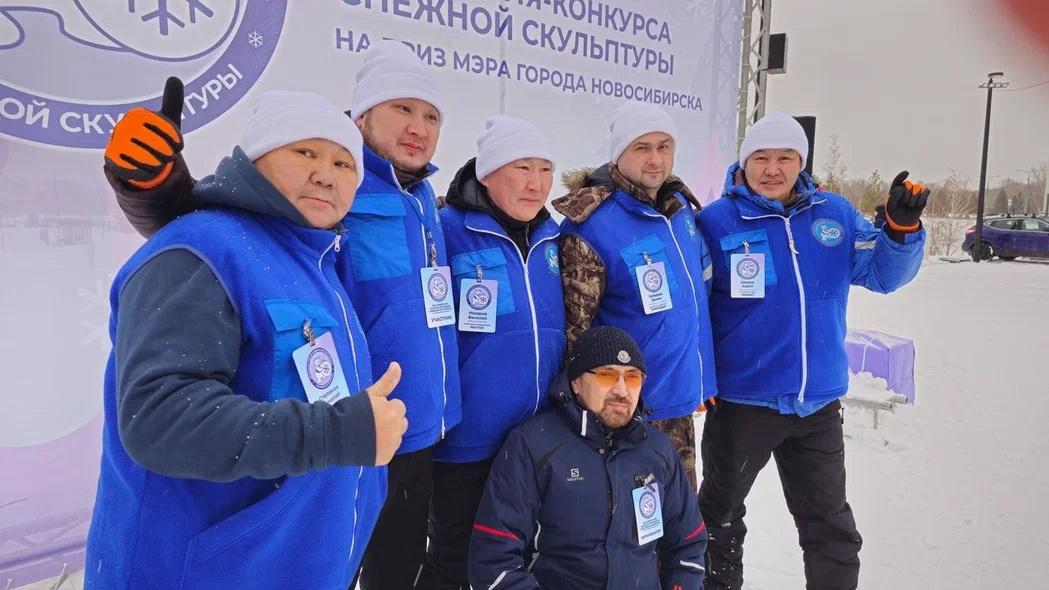 Фото В Новосибирске стартовал 25-й международный фестиваль снежной скульптуры. Фоторепортаж 8