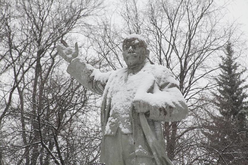 Фото Ленин умер 101 год назад 21 января. В Новосибирске опубликованы кадры памятников вождю пролетариата 5