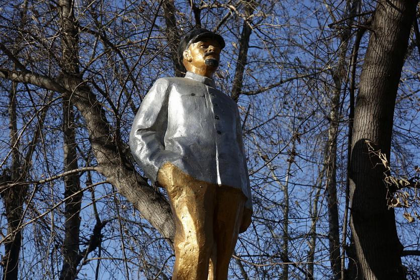 Фото Ленин умер 101 год назад 21 января. В Новосибирске опубликованы кадры памятников вождю пролетариата 6