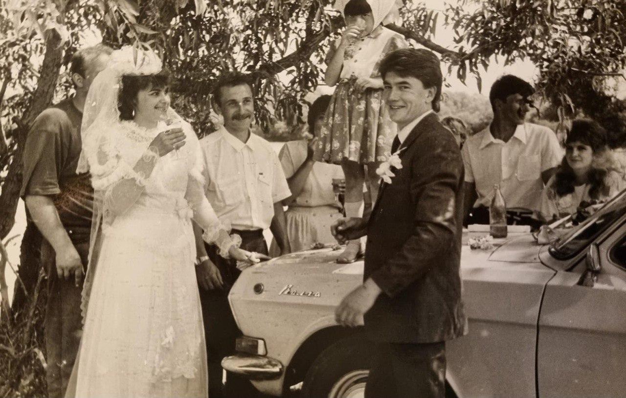 Фото В Новосибирске опубликованы кадры свадеб в СССР в День супругов: 25 кадров от 60-х до 90-х годов 24