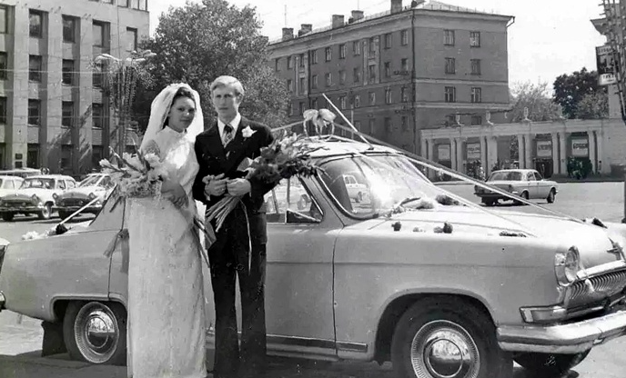 Фото В Новосибирске опубликованы кадры свадеб в СССР в День супругов: 25 кадров от 60-х до 90-х годов 3