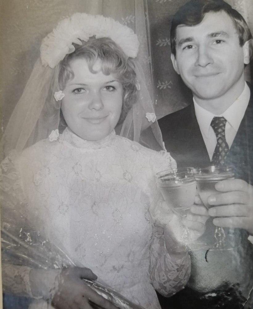 Фото В Новосибирске опубликованы кадры свадеб в СССР в День супругов: 25 кадров от 60-х до 90-х годов 6