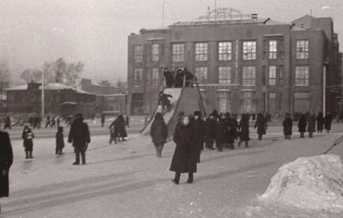 Фото Как праздновали Старый Новый год в 90-х: в Новосибирске опубликовали архивные кадры 5