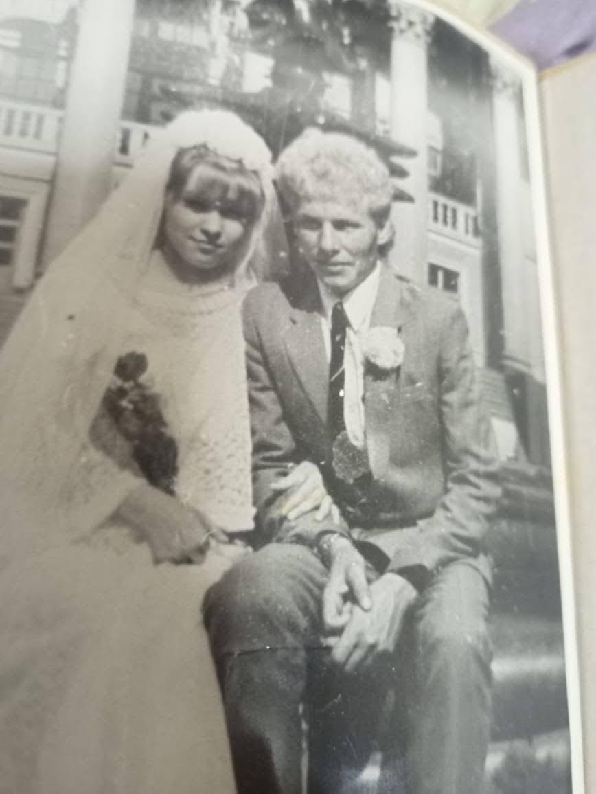 Фото В Новосибирске опубликованы кадры свадеб в СССР в День супругов: 25 кадров от 60-х до 90-х годов 13