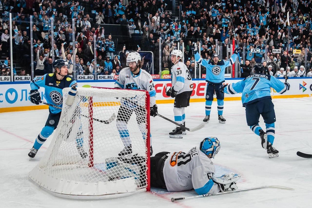 Фото В Новосибирске опубликованы кадры с игры ХК «Сибирь» против минского «Динамо» 10 - Сиб.ФМ Фото В Новосибирске опубликованы кадры с игры ХК «Сибирь» против минского «Динамо» 10