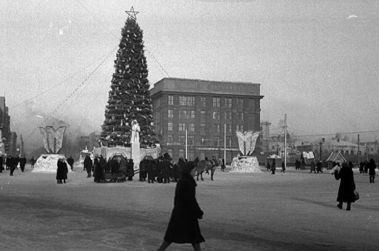 Фото Как праздновали Старый Новый год в 90-х: в Новосибирске опубликовали архивные кадры 4