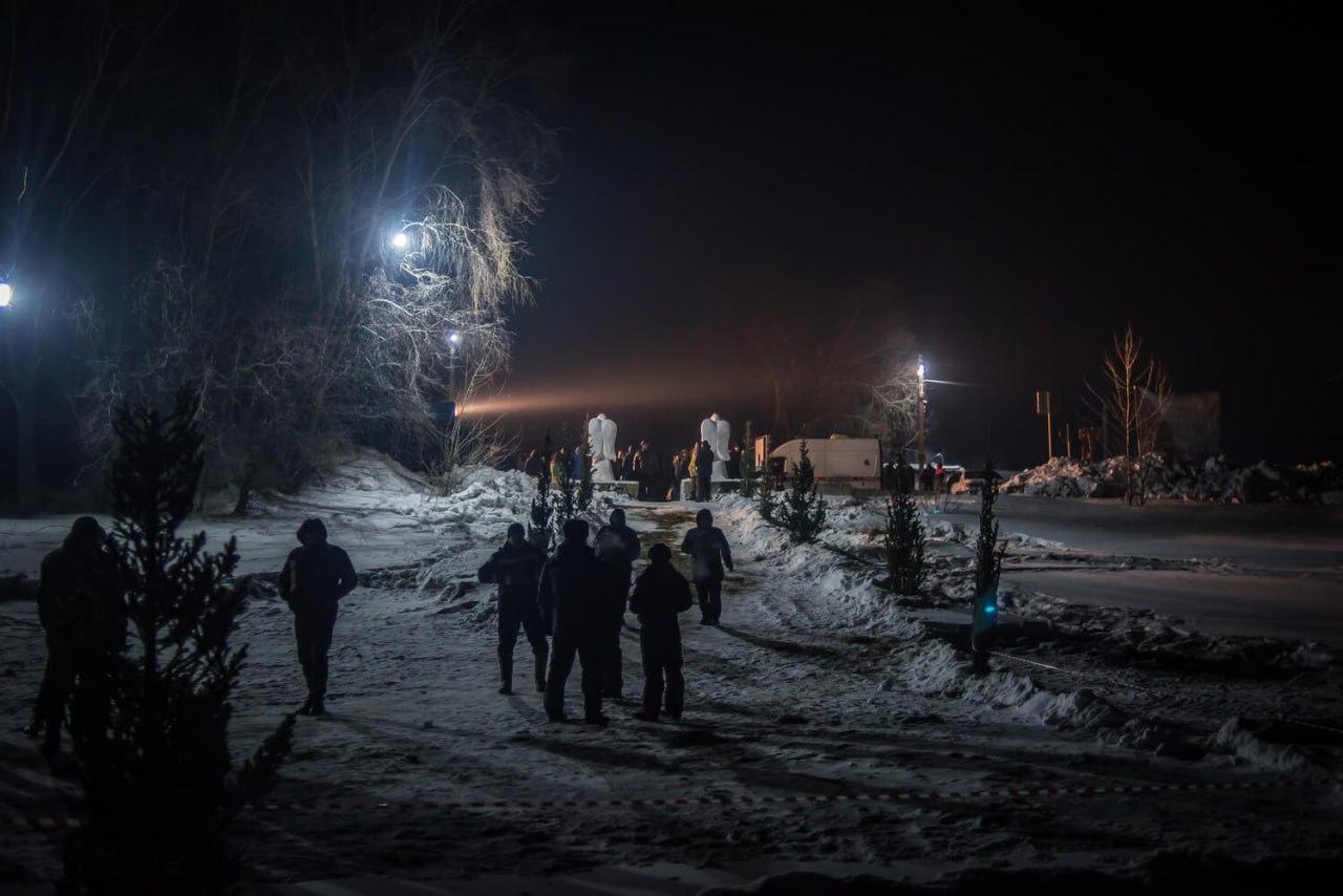 Фото В Новосибирске опубликованы архивные фото Крещенских купаний: ледяные кадры страстных женщин и мужчин 4
