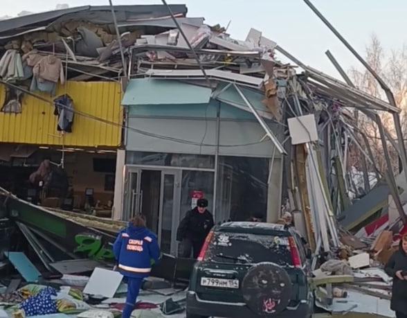Фото В Новосибирске обрушился торговый центр на КСМ 3