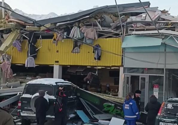 Фото В Новосибирске обрушился торговый центр на КСМ 4