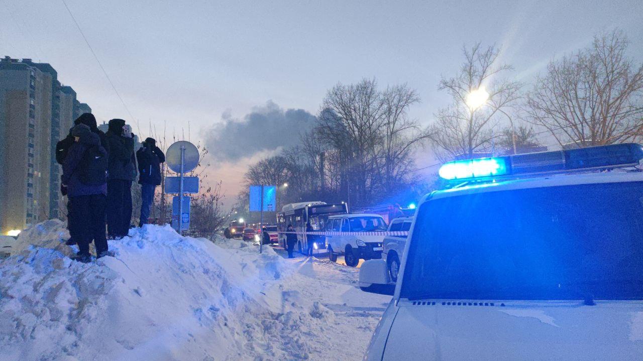 Фото Опубликованы кадры обрушения ТЦ в Новосибирске: 30 страшных фото ЧП 15