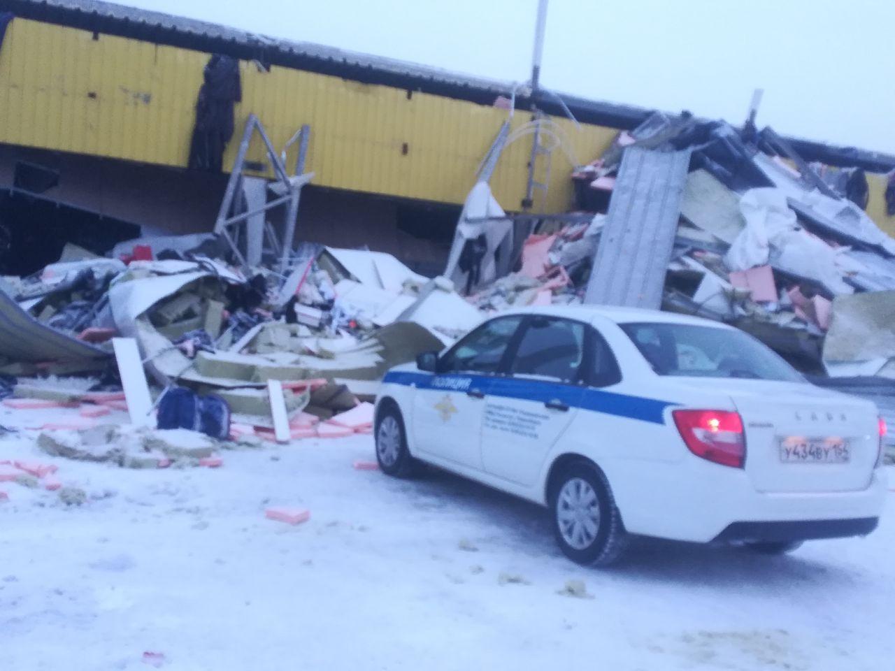 Фото Разрушенное здание и разбор завалов: что происходит на месте обрушения ТЦ на Матвеевке 22 января – страшные кадры после ЧП 7 - Сиб.ФМ Фото Разрушенное здание и разбор завалов: что происходит на месте обрушения ТЦ на Матвеевке 22 января – страшные кадры после ЧП 7