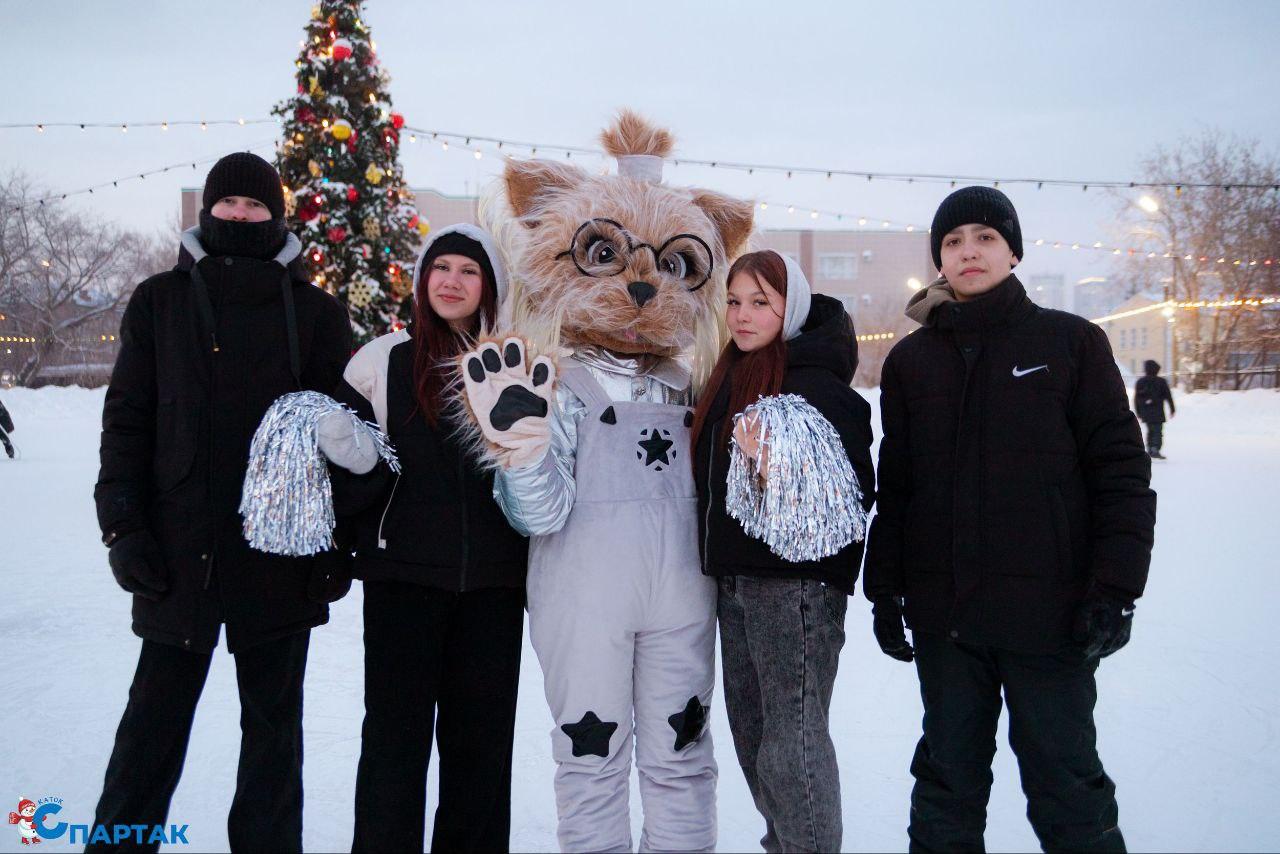 Фото В Новосибирске почти в минус 30 на катке «Спартак» горячо прошла первая ледовая дискотека 3 - Сиб.ФМ Фото В Новосибирске почти в минус 30 на катке «Спартак» горячо прошла первая ледовая дискотека 3