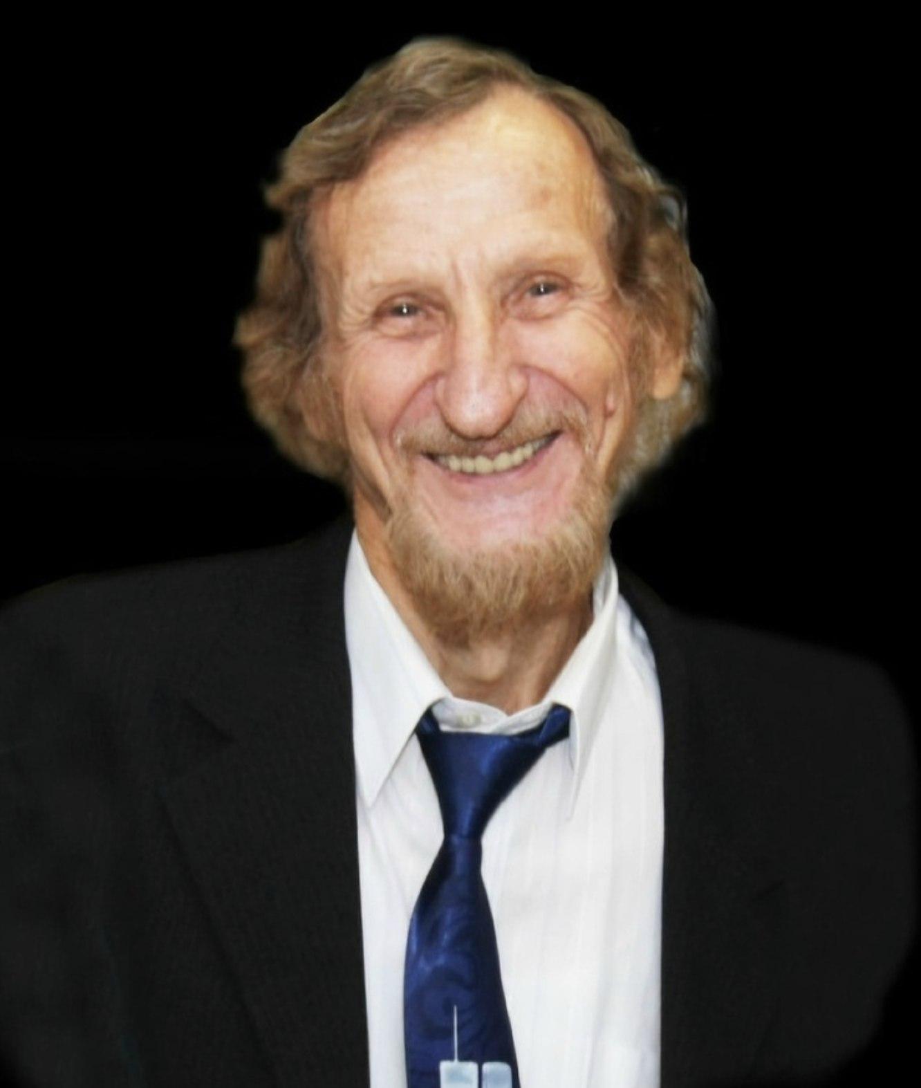 Фото В Новосибирске опубликовали фото ушедших из жизни в январе 2026 года известных личностей 4