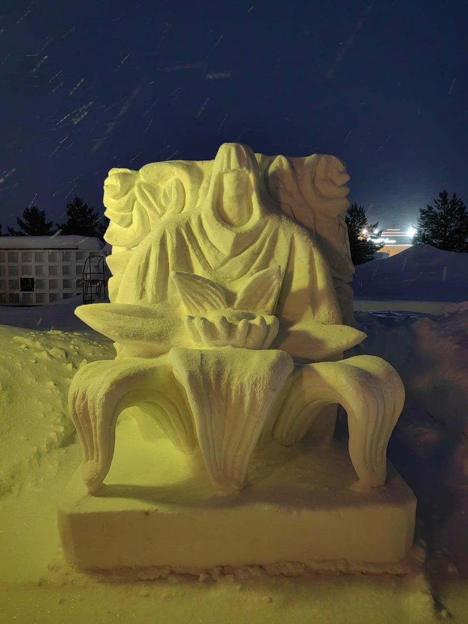 Фото Выставка снежных скульптур проходит в Новосибирском крематории 3