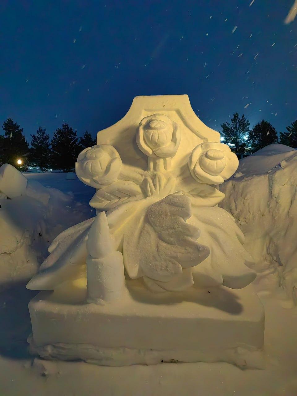 Фото Выставка снежных скульптур проходит в Новосибирском крематории 7